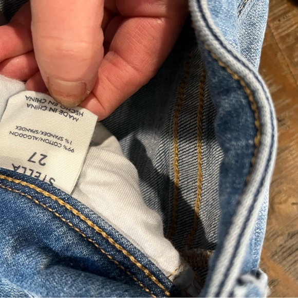 BKE,Guess Jeans GREAT Condition! - Picture 16 of 16